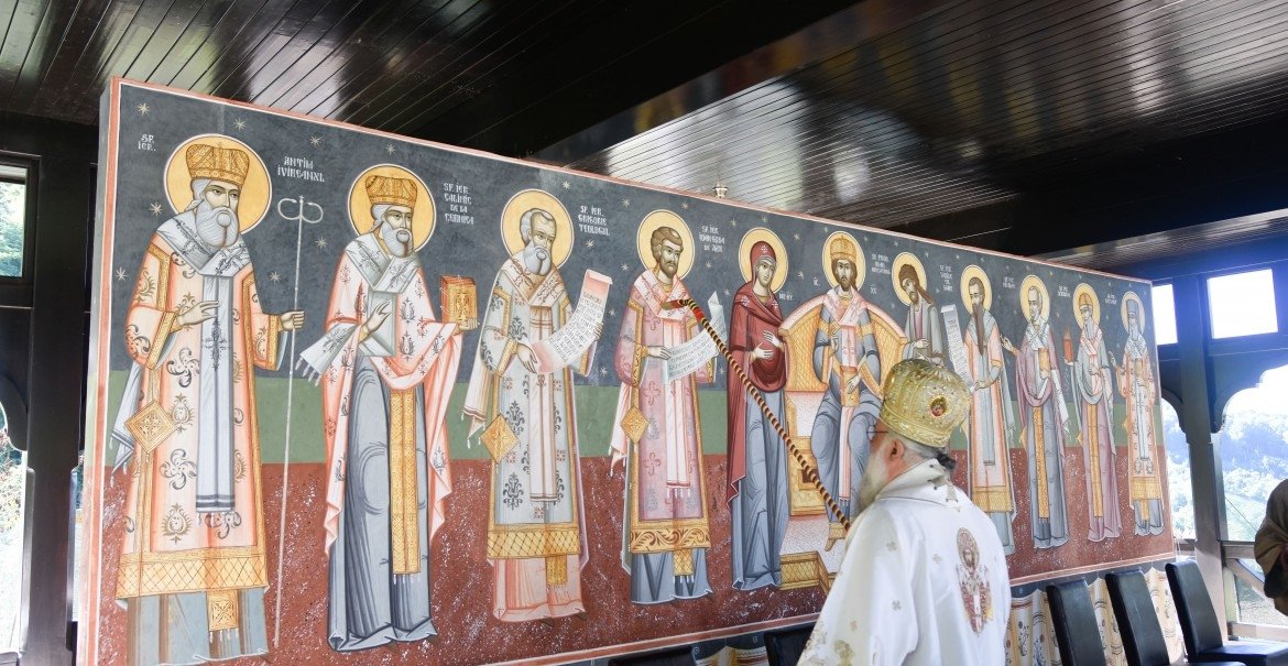 Înnoire la mănăstirea vâlceană Surpatele 300329