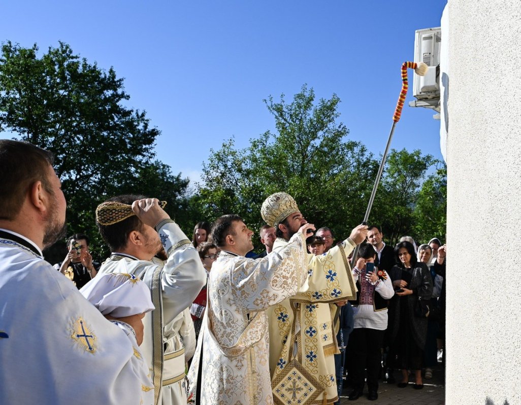 Sfințiri de lăcașuri în Episcopia Devei şi Hunedoarei 300308