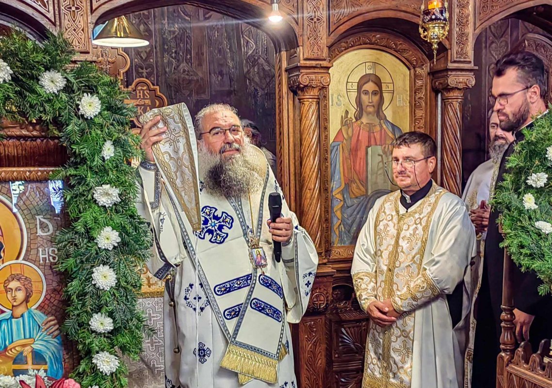 Slujire arhierească la catedrala din Caracal 300327