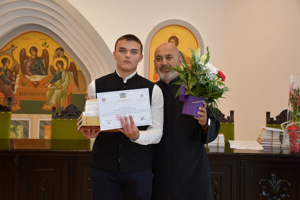 Recunoștință pentru elevii seminariști la final de an școlar 300596