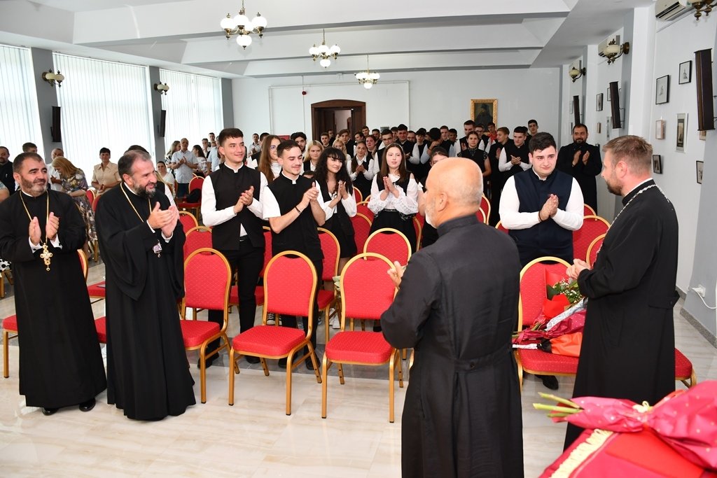 Recunoștință pentru elevii seminariști la final de an școlar 300601