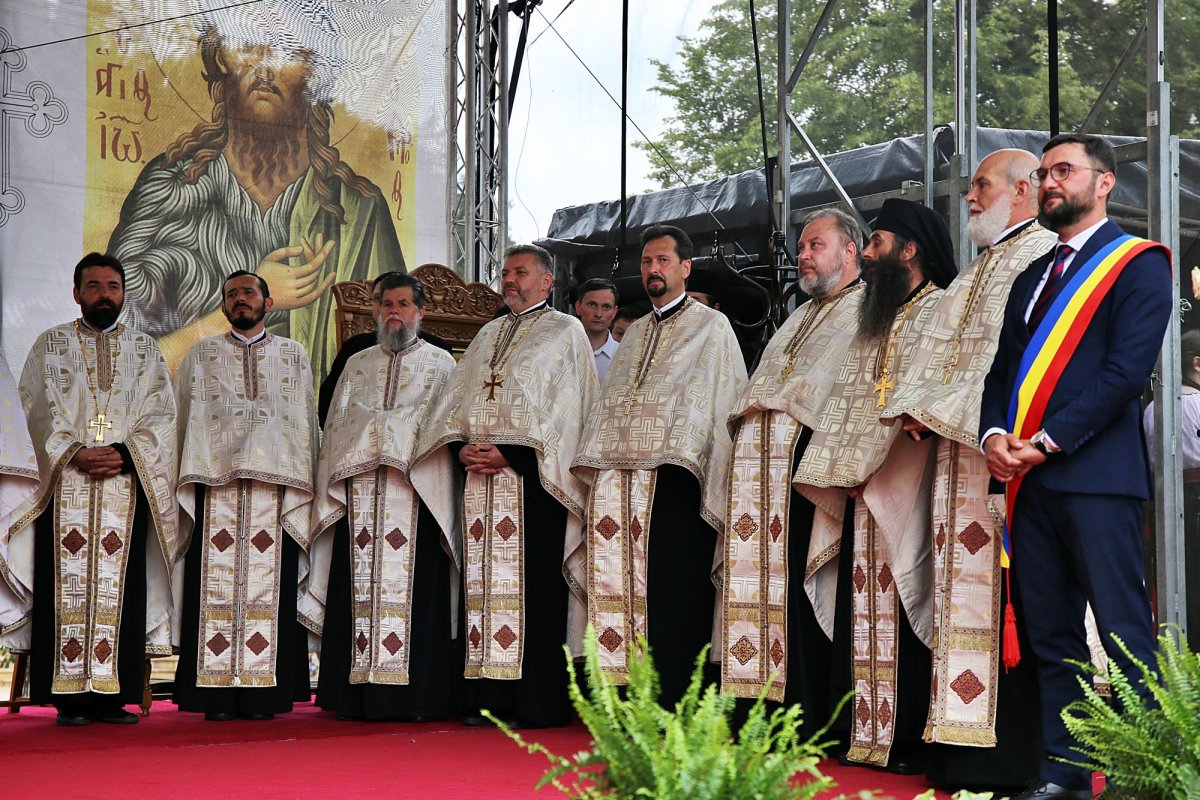 Orașul Piatra Neamț în haine de sărbătoare 300694