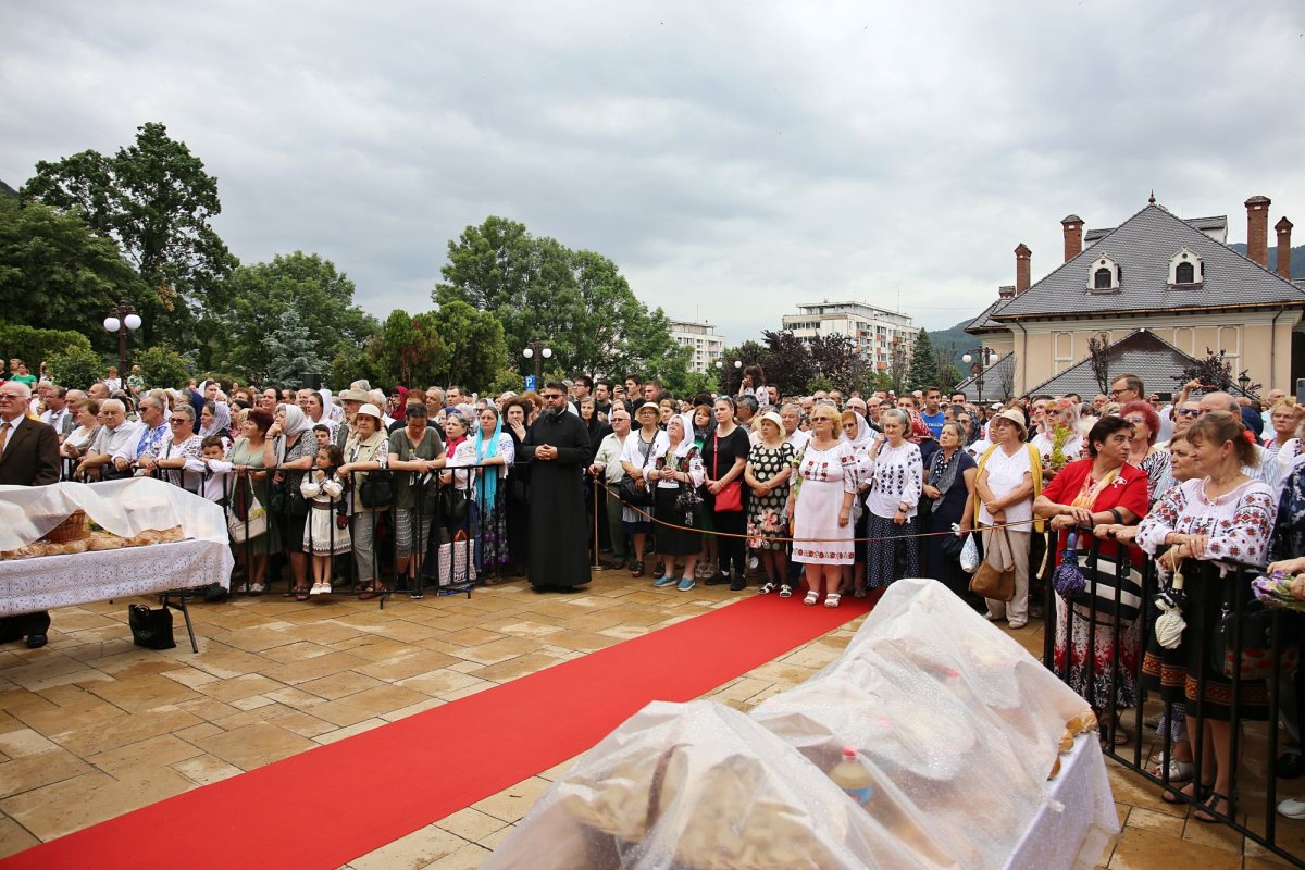 Orașul Piatra Neamț în haine de sărbătoare 300696