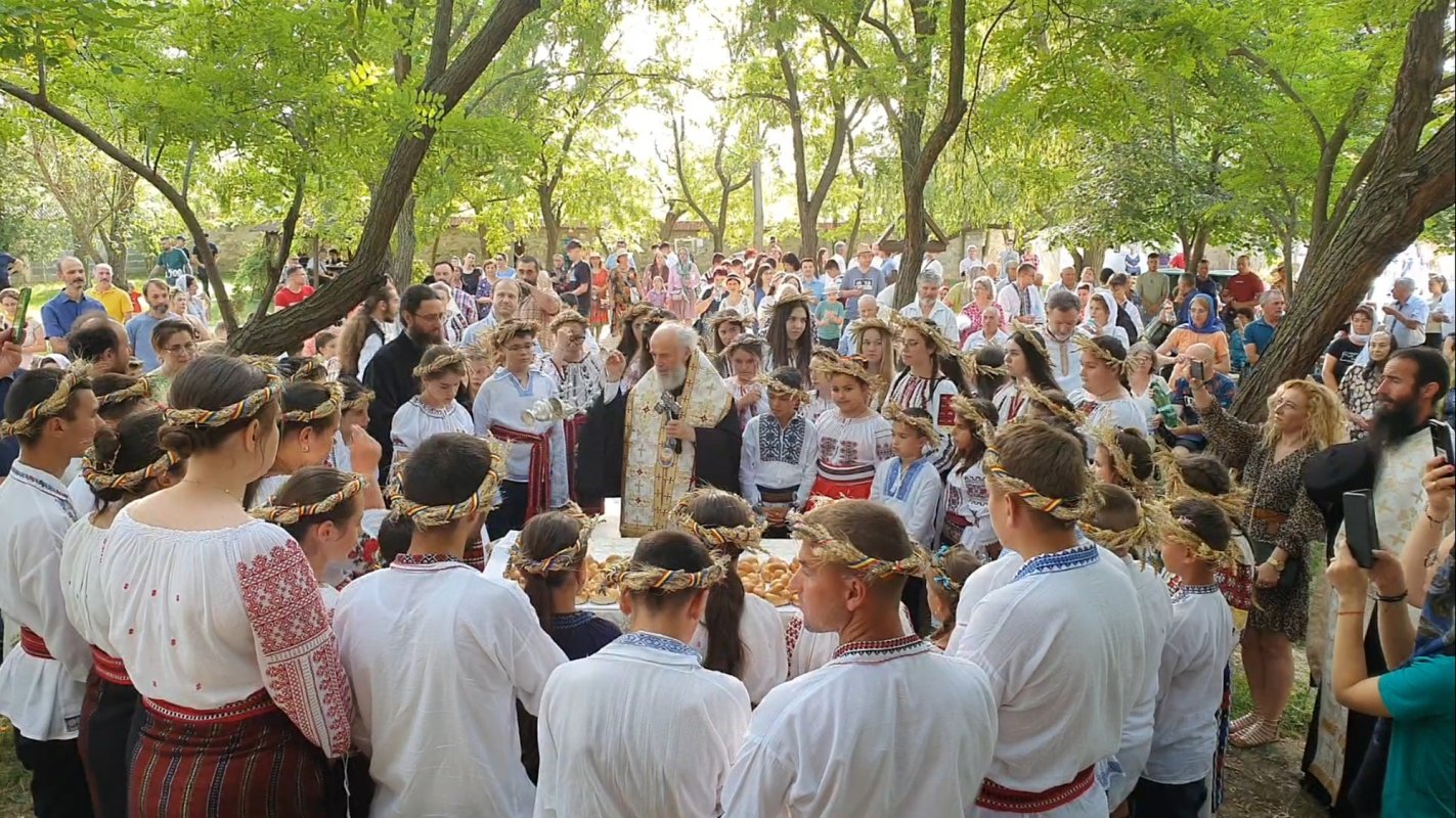 Pelerinii tinereții, izvor de comuniune la Buciumeni 300906