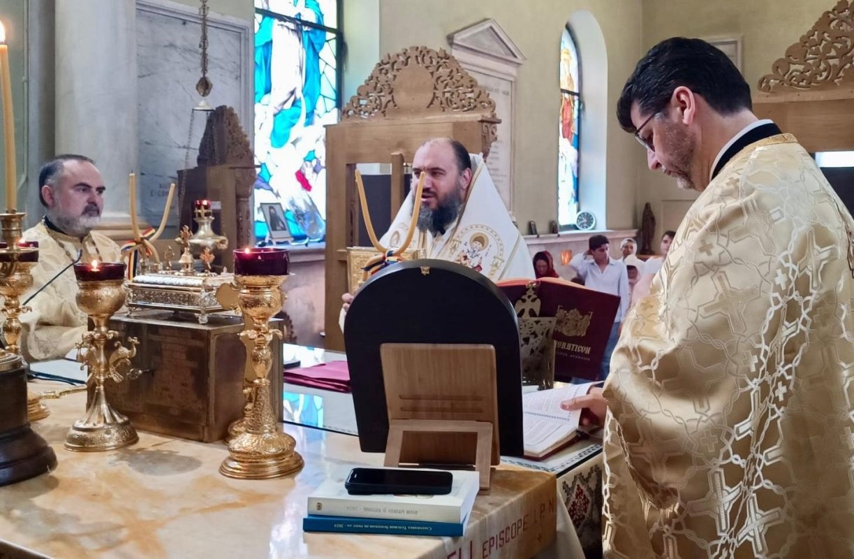 Binecuvântări arhierești pentru români din Italia 300991