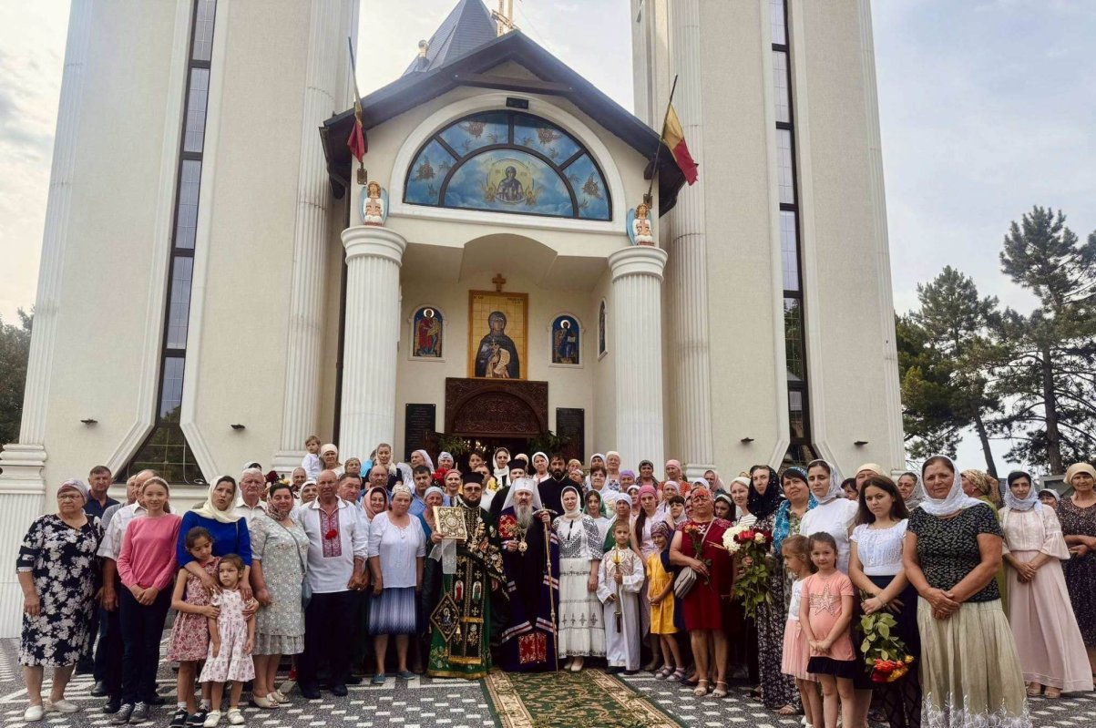 O comunitate euharistică întărită prin rugăciune și binecuvântare 300948