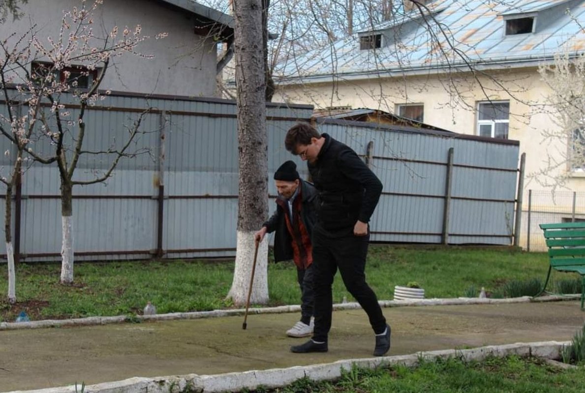 Asistentul social, „o inimă care bate pentru toţi” 300997