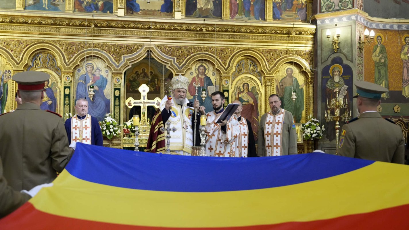 Drapelul național, sfințit la Sibiu 301030