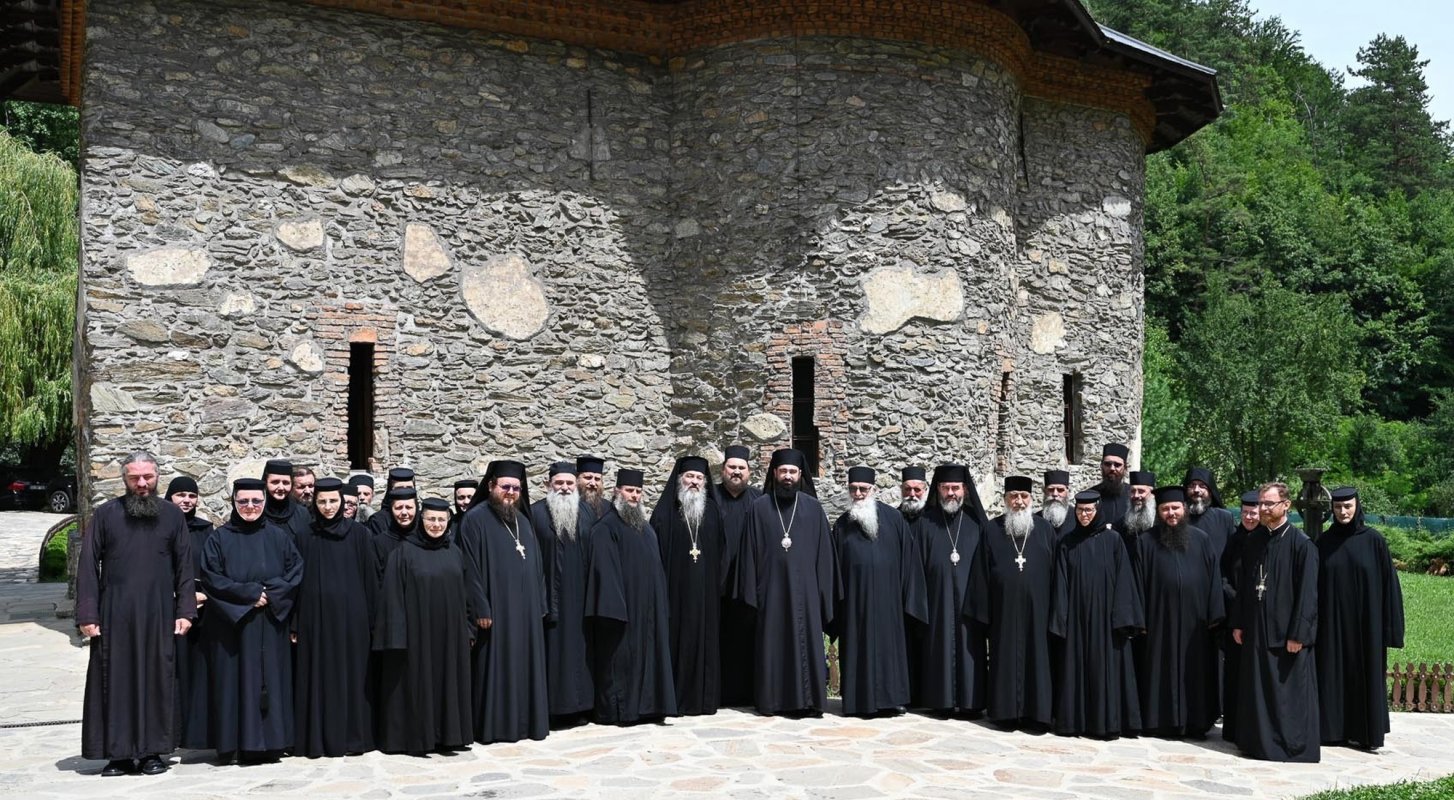 Sinaxă monahală în Episcopia Devei şi Hunedoarei 301038