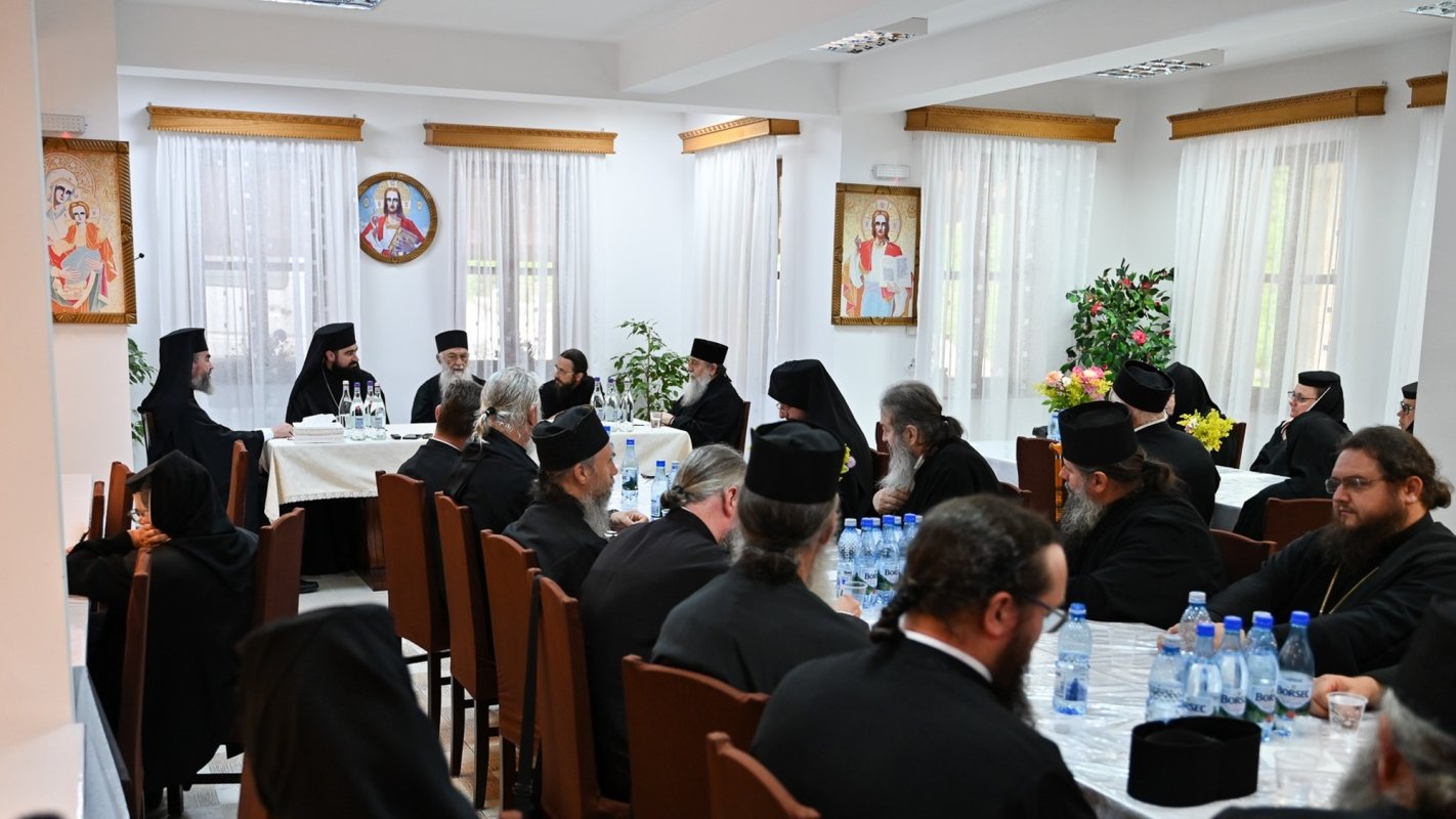Sinaxă monahală în Episcopia Devei şi Hunedoarei 301039
