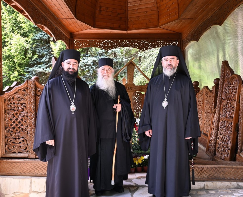 Sinaxă monahală în Episcopia Devei şi Hunedoarei 301041