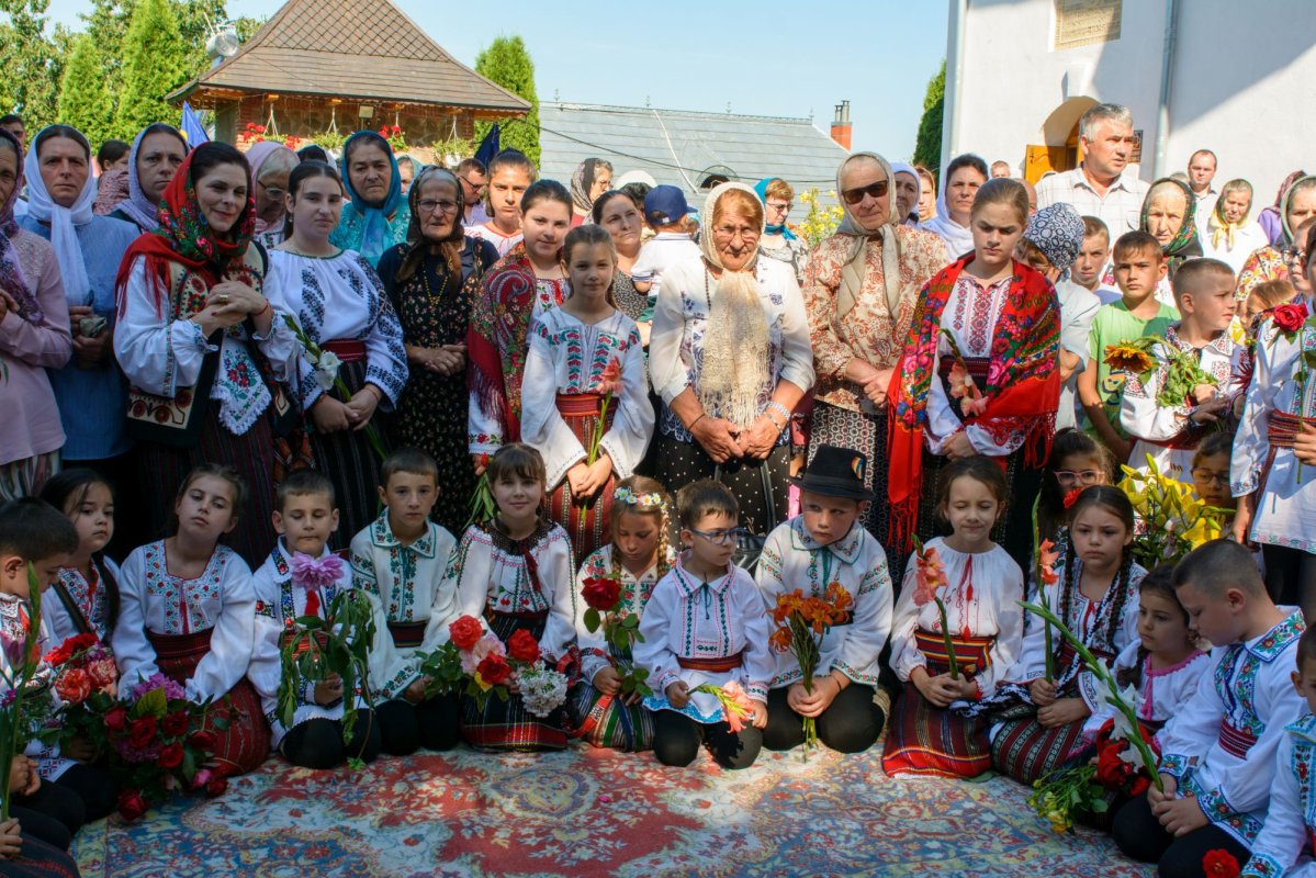 Binecuvântare arhierească la hramul Mănăstirii Lacuri - Hârlău 301179