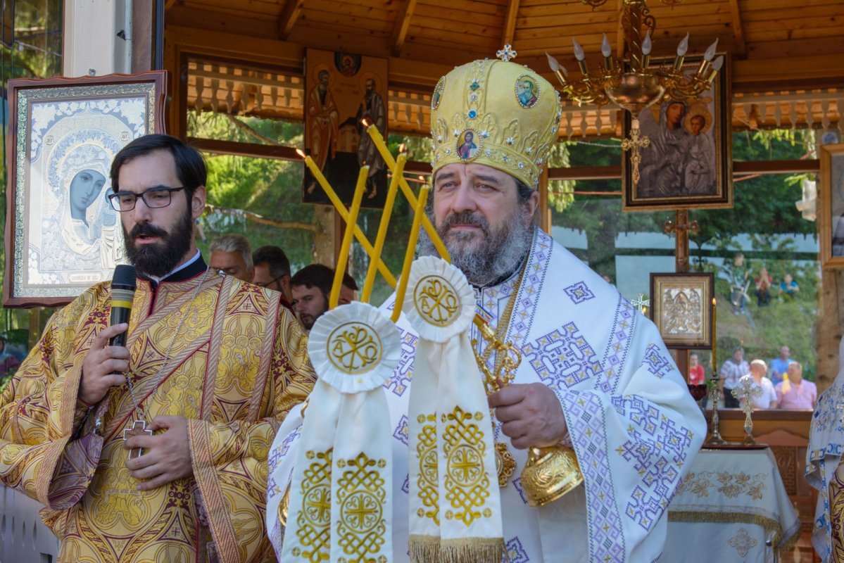 Binecuvântare arhierească la hramul Mănăstirii Lacuri - Hârlău 301180