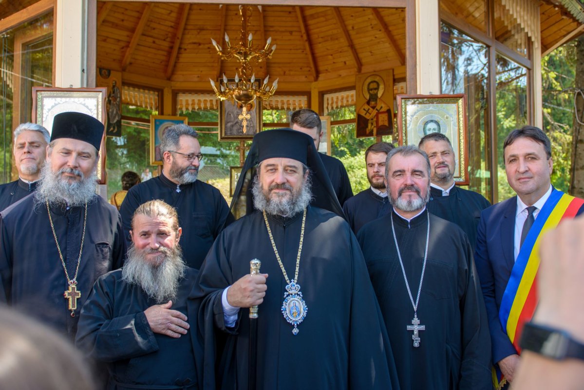 Binecuvântare arhierească la hramul Mănăstirii Lacuri - Hârlău 301182