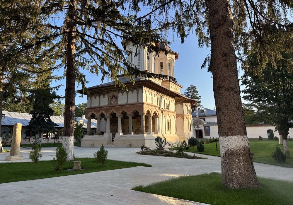 Amintiri din istoria bătrânei chinovii de la Sitaru 300581