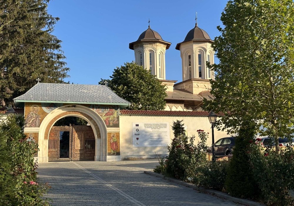 Amintiri din istoria bătrânei chinovii de la Sitaru 300583