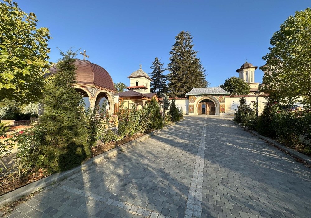 Amintiri din istoria bătrânei chinovii de la Sitaru 300584