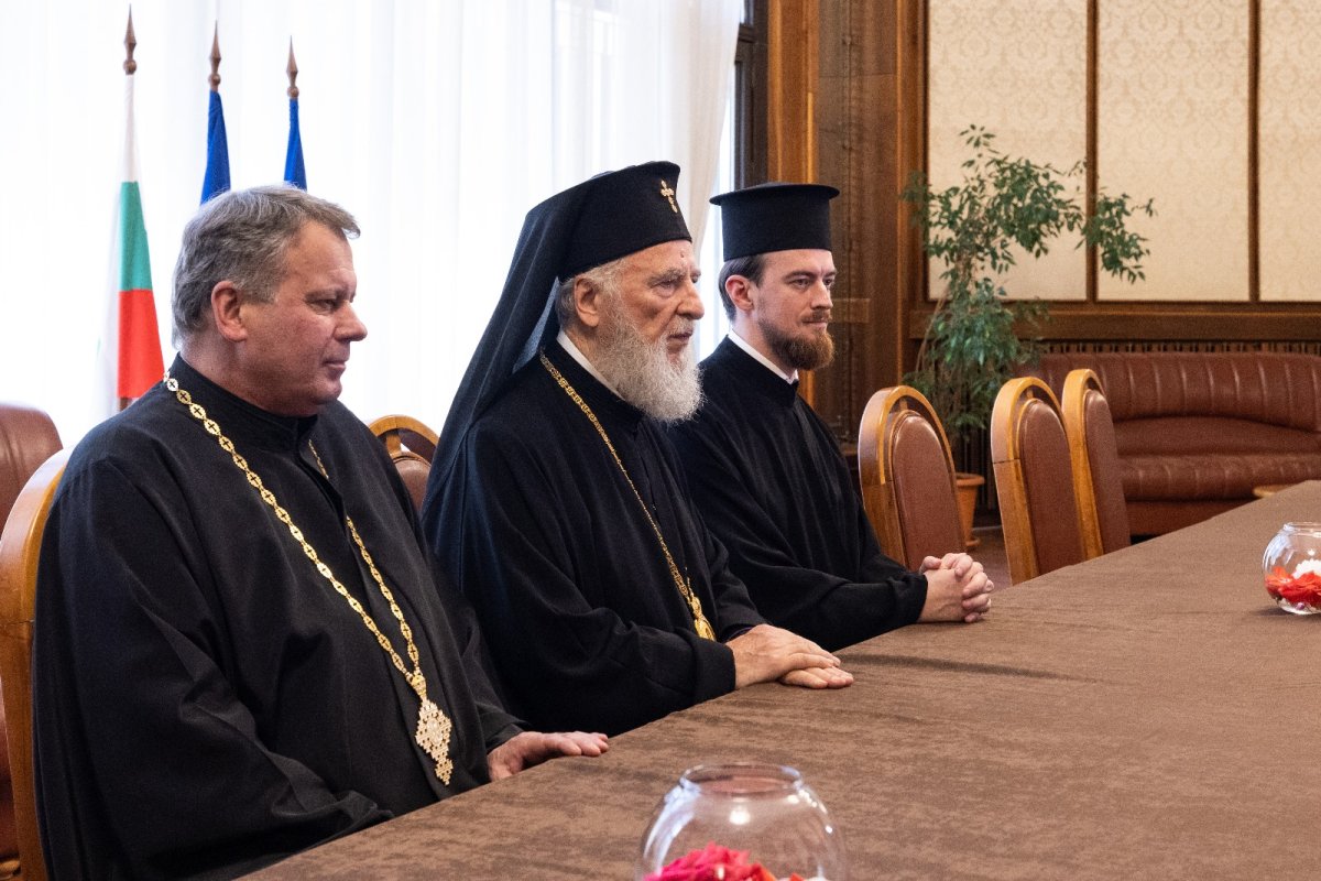 Delegație a Patriarhiei Române în vizită la Ambasada României în Republica Bulgaria 301243