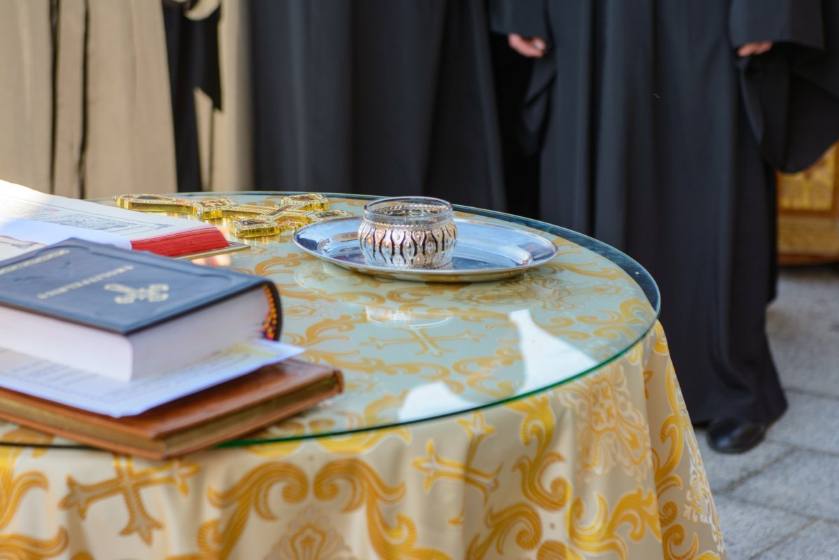 Sfințirea picturii unei biserici din Botoșani 301304