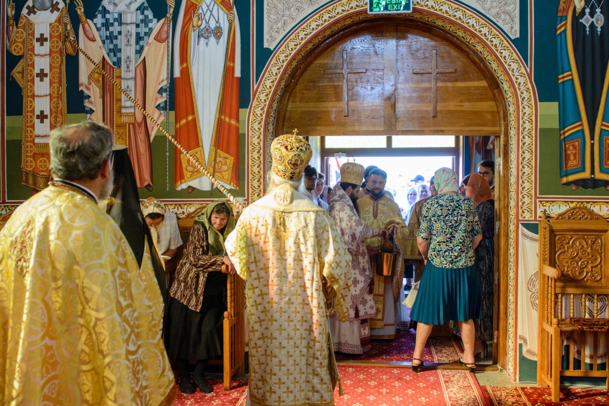 Sfințirea picturii unei biserici din Botoșani 301308