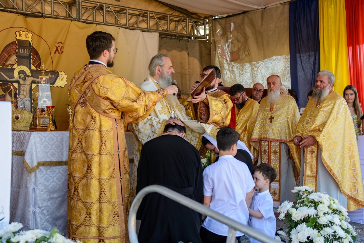 Sfințirea picturii unei biserici din Botoșani 301316