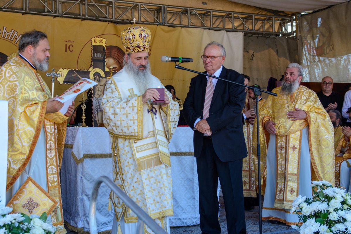 Sfințirea picturii unei biserici din Botoșani 301318