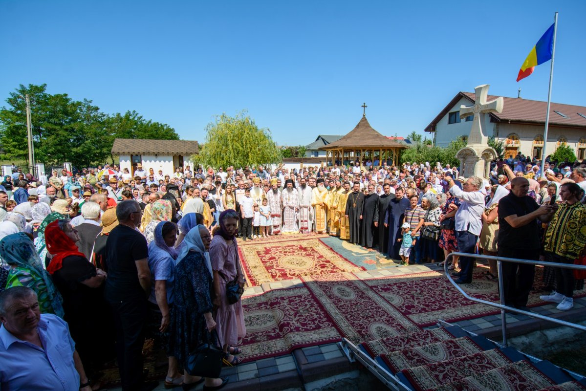 Sfințirea picturii unei biserici din Botoșani 301320