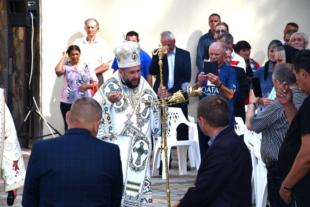 Hramul Mănăstirii „Duminica Tuturor Sfinților” - Piatra Scrisă 301372