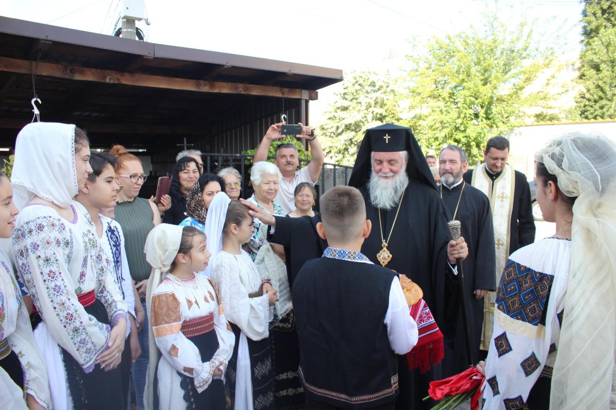 Sfinții Apostoli cinstiți într‑o parohie doljeană 301364