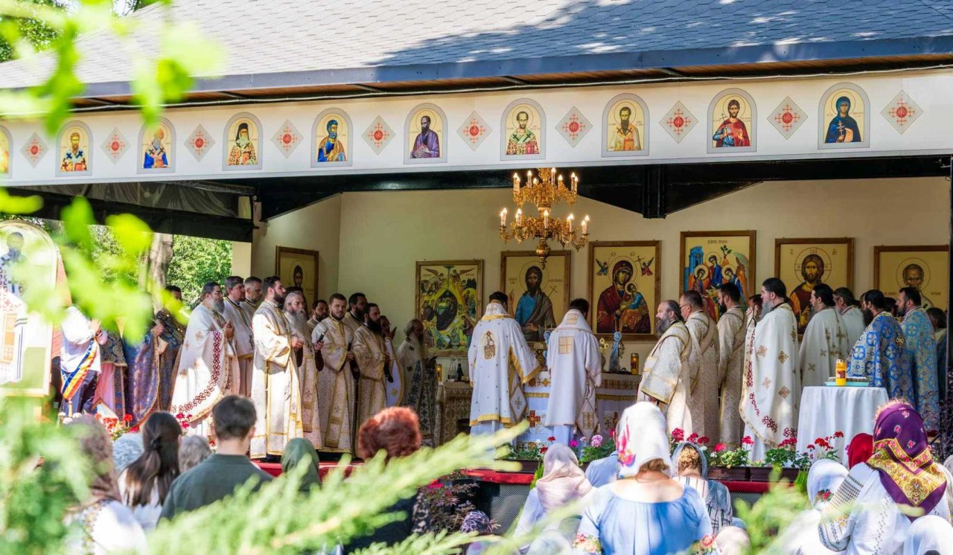 Hram în prima cetate duhovnicească a Mușatinilor 301485