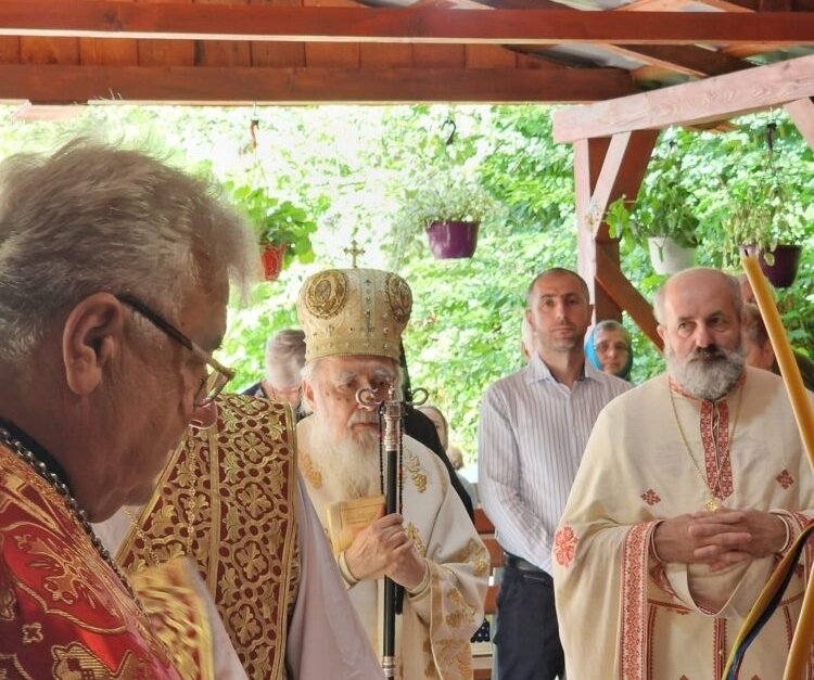 Popas de rugăciune la un schit din județul Arad 301494