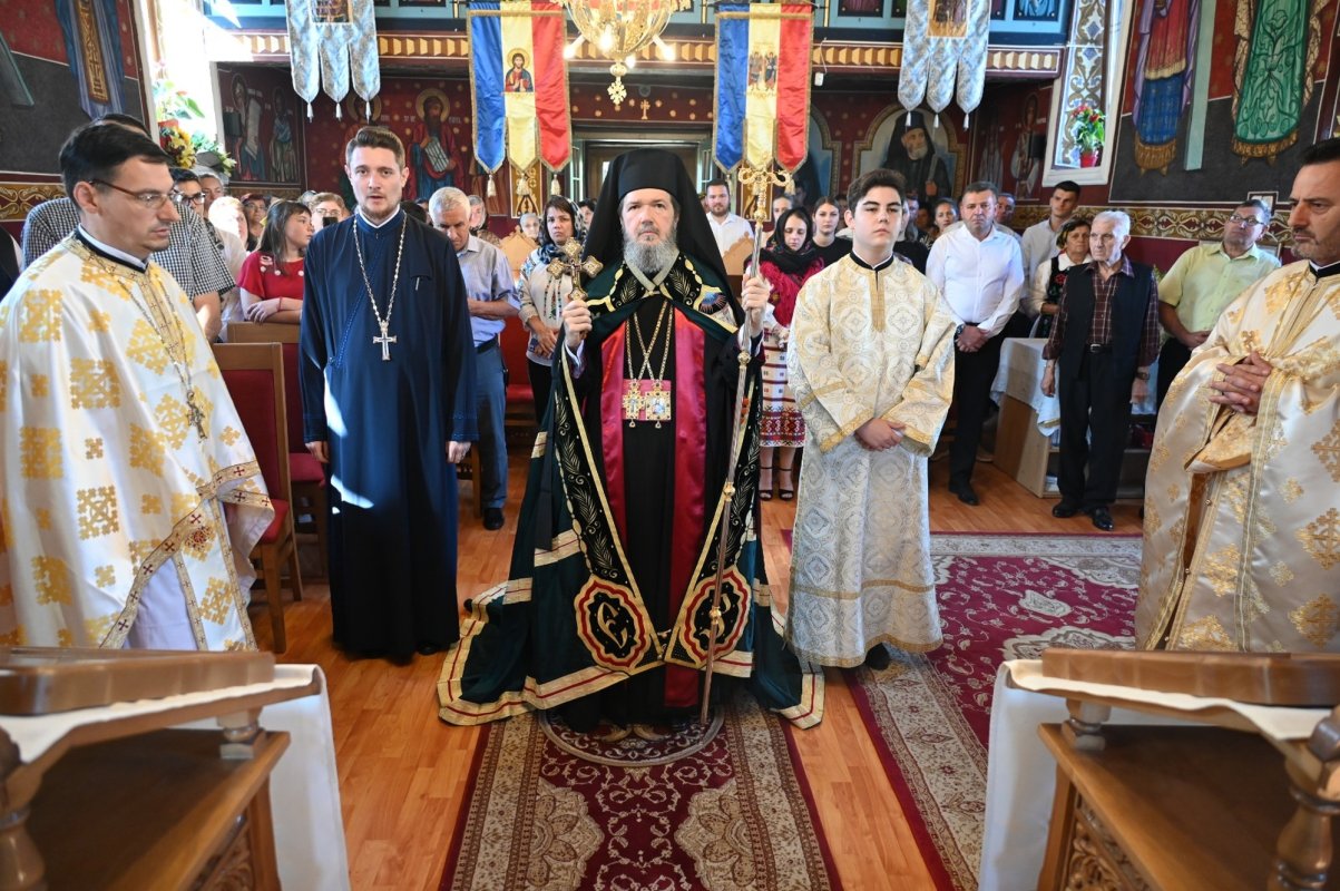 Binecuvântări şi târnosiri arhiereşti în Episcopia Oradiei 301601