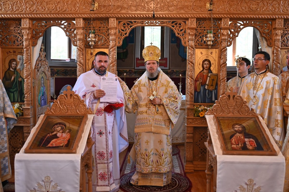 Binecuvântări şi târnosiri arhiereşti în Episcopia Oradiei 301602