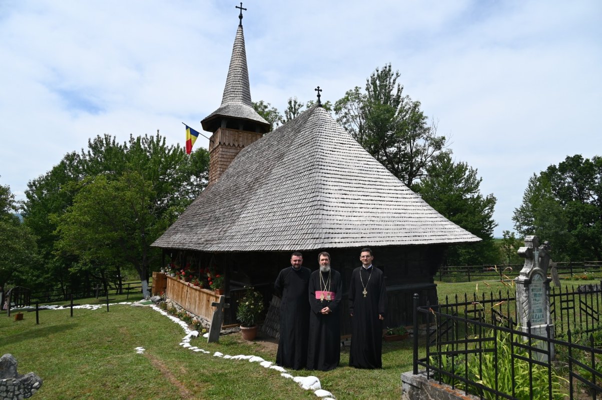 Binecuvântări şi târnosiri arhiereşti în Episcopia Oradiei 301605