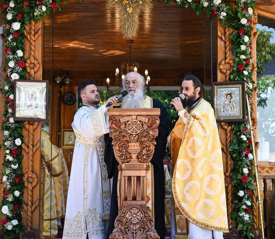 Hram la Catedrala Episcopală din Deva 301592