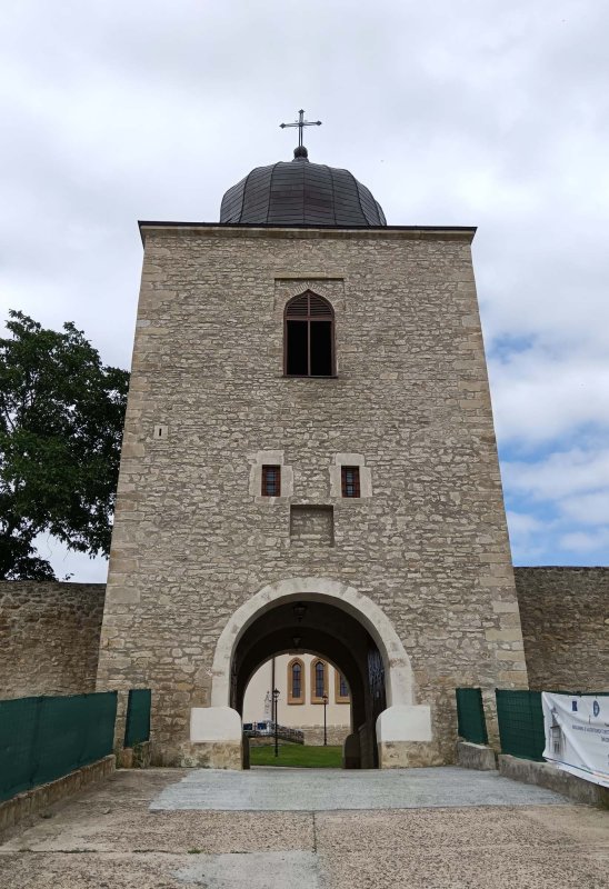 Mănăstirea renăscută din Codrii Iaşilor 301564