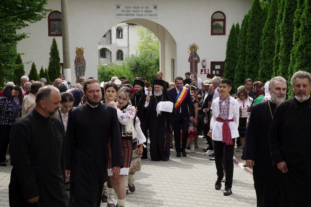 Odoare duhovnicești oferite la hramul Mănăstirii Toflea 301619