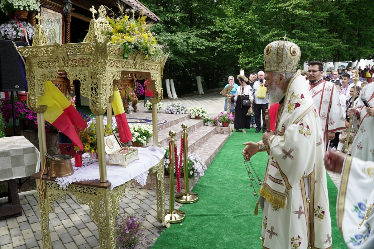 Odoare duhovnicești oferite la hramul Mănăstirii Toflea 301620