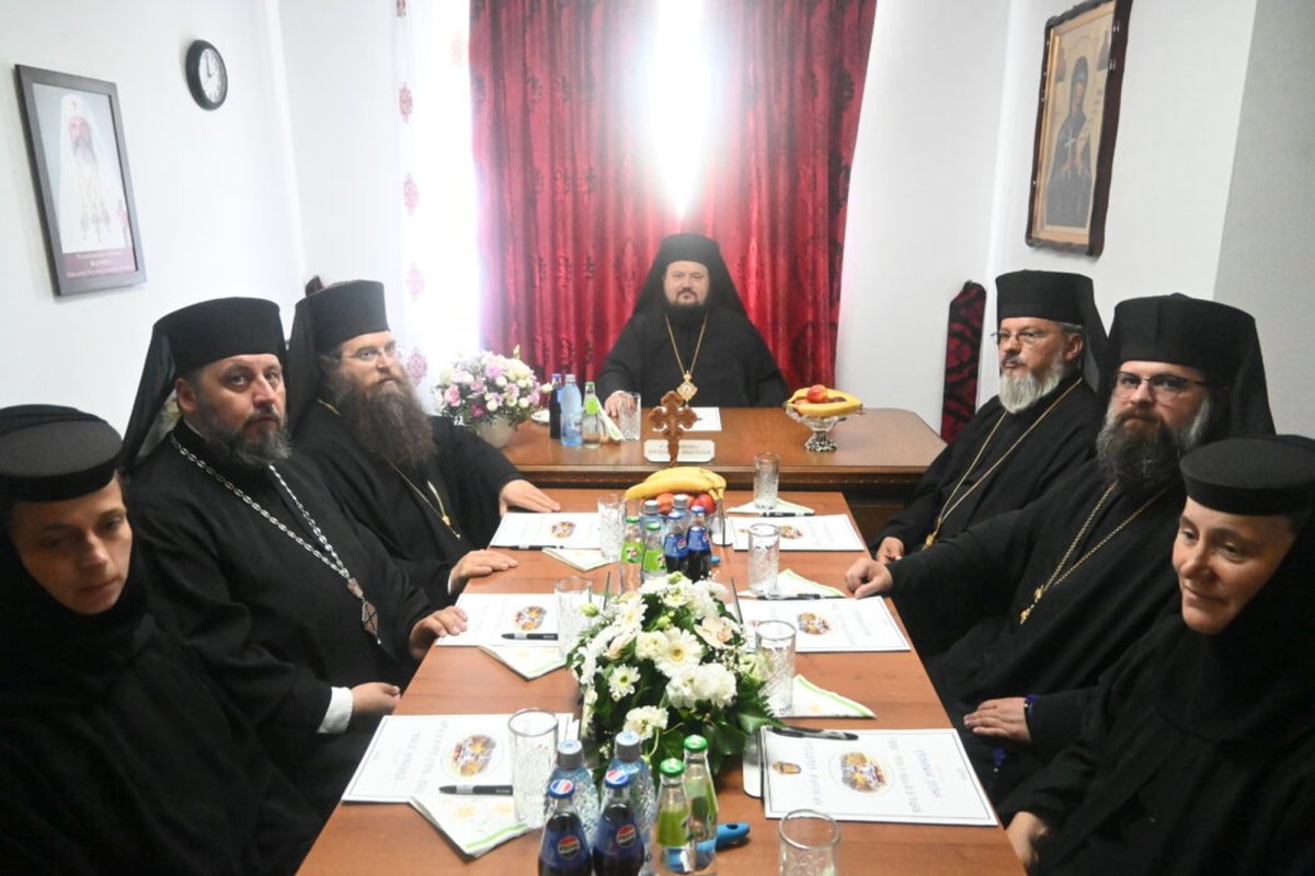 Resfințirea bisericii din Parohia Poiana Blenchii 301612