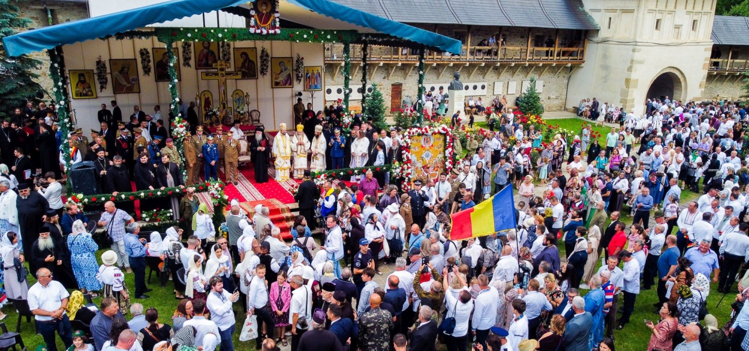 Sfântul Ștefan prăznuit în necropola sa, Putna, la 520 de ani de la nașterea în cer 301613