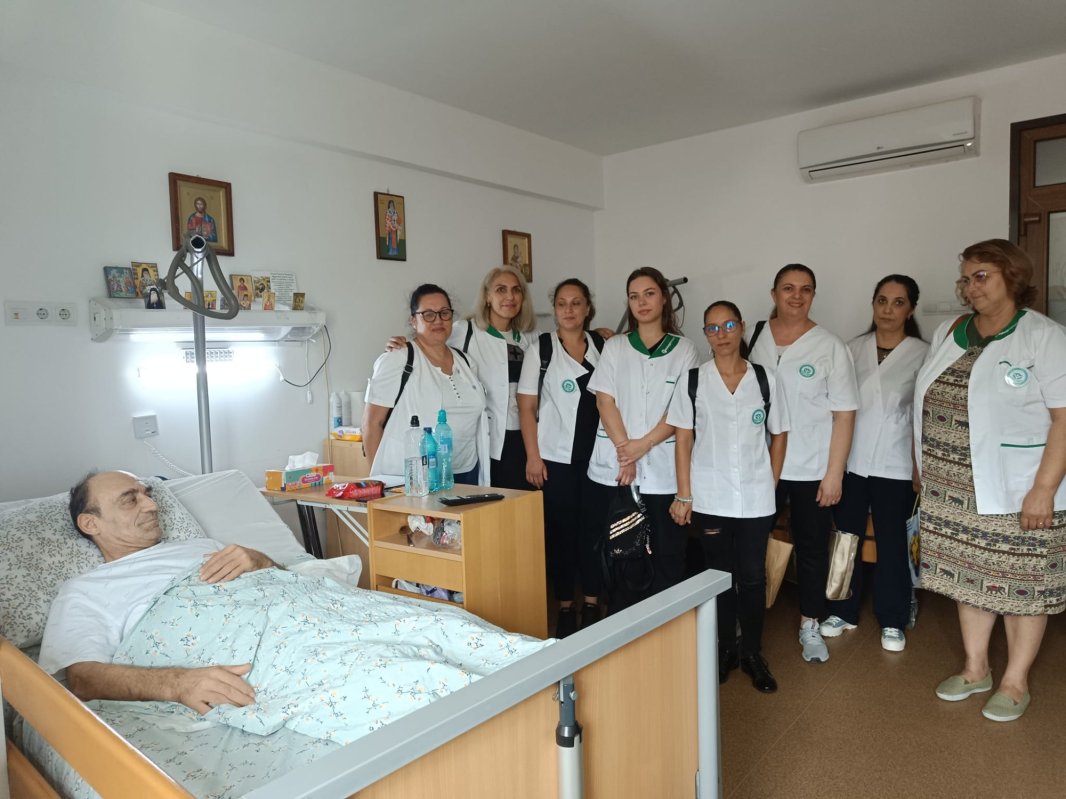 Școală medicală de vară la Centrul de îngriji paliative „Sfântul Nectarie” 301732