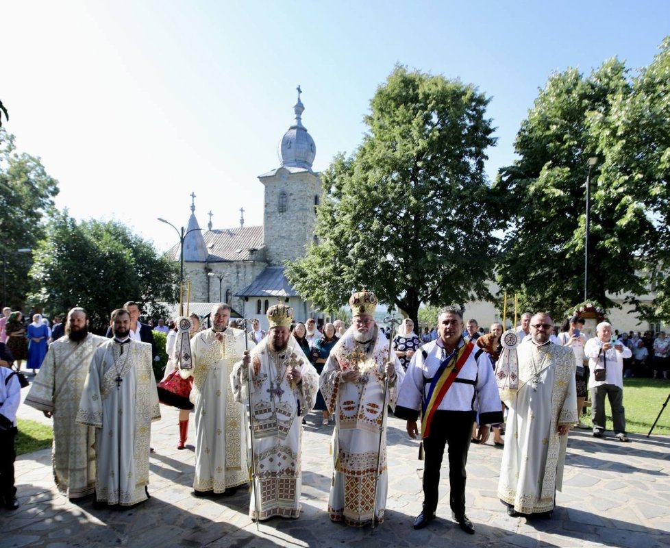 Slujiri arhiereşti în Episcopia Maramureşului şi Sătmarului 301689