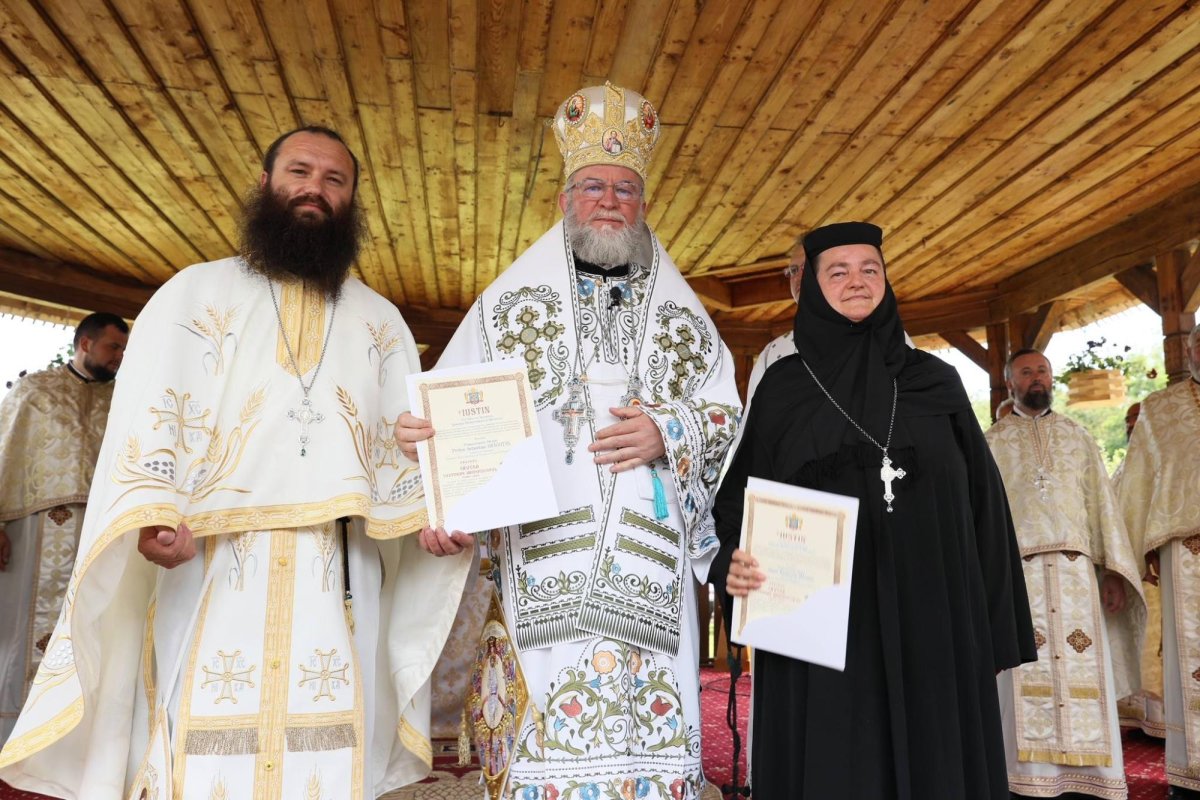 Slujiri arhiereşti în Episcopia Maramureşului şi Sătmarului 301700
