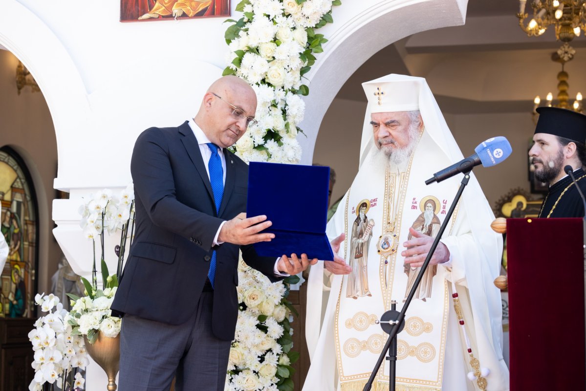 Bucuria tinerilor și comuniunea Sfinților Români la Mănăstirea Ghighiu 302017