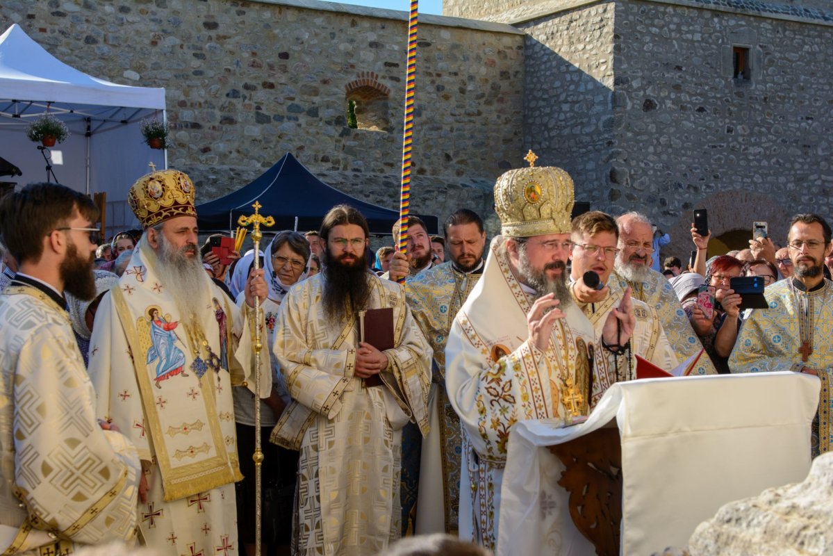 Resfinţirea locului de nevoință al Sfântului Chiriac de la Tazlău 302089