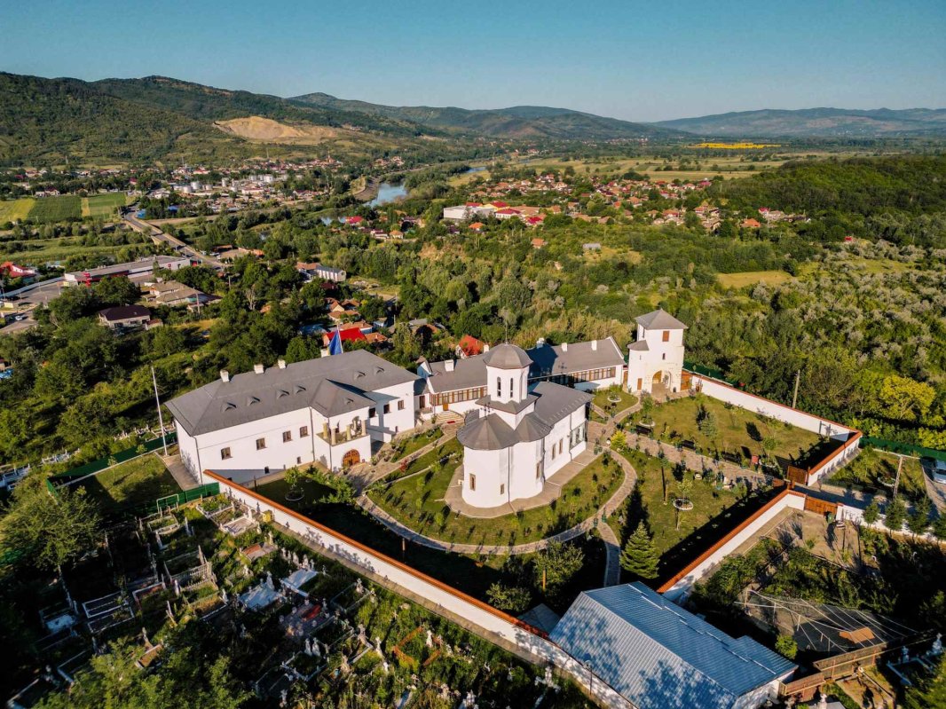 Sfinții Români, sărbătoriți la Schitul Berca 302150