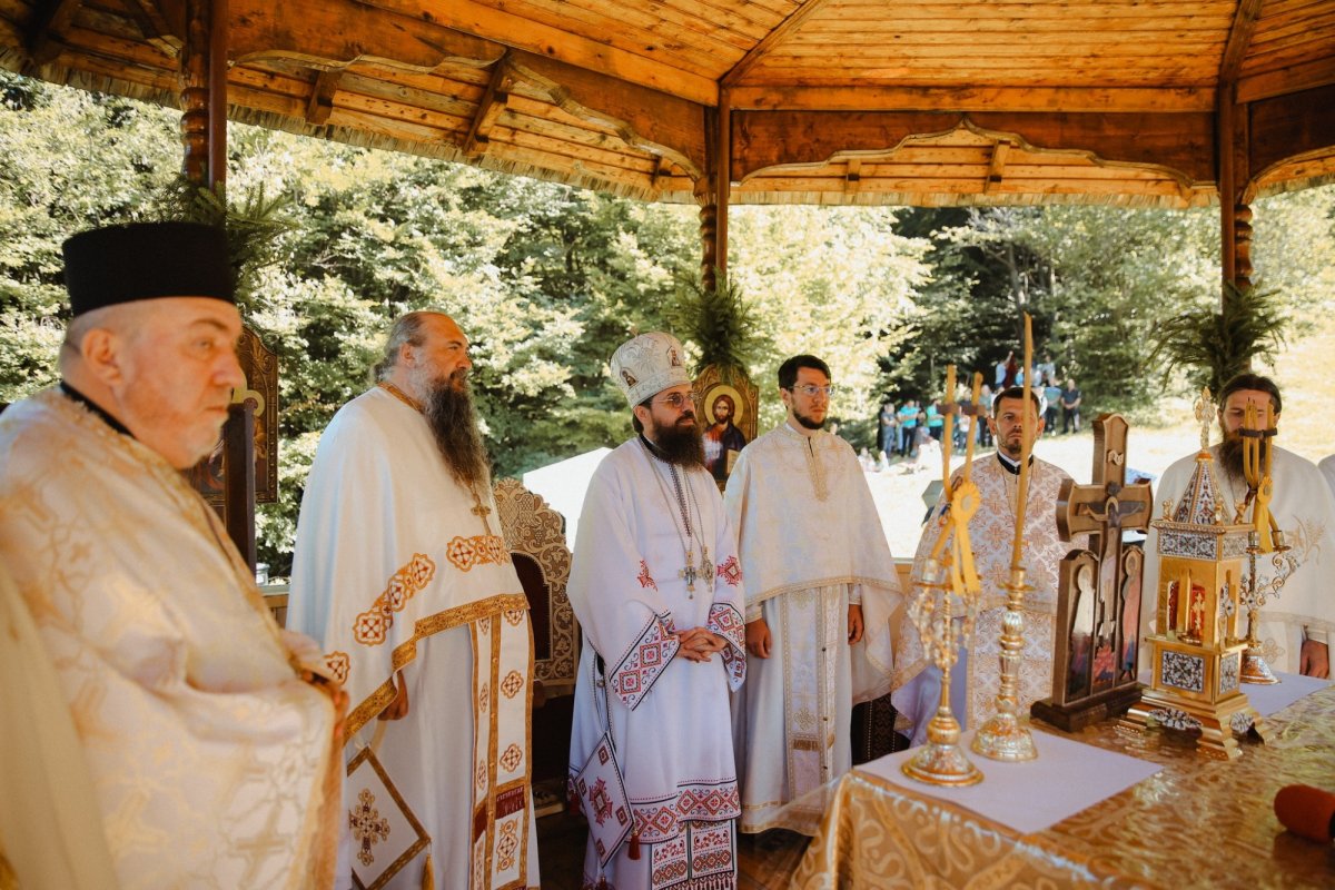 Sărbătoarea Sfinţilor Români la Mănăstirea Telcișor-Buscatu 302193