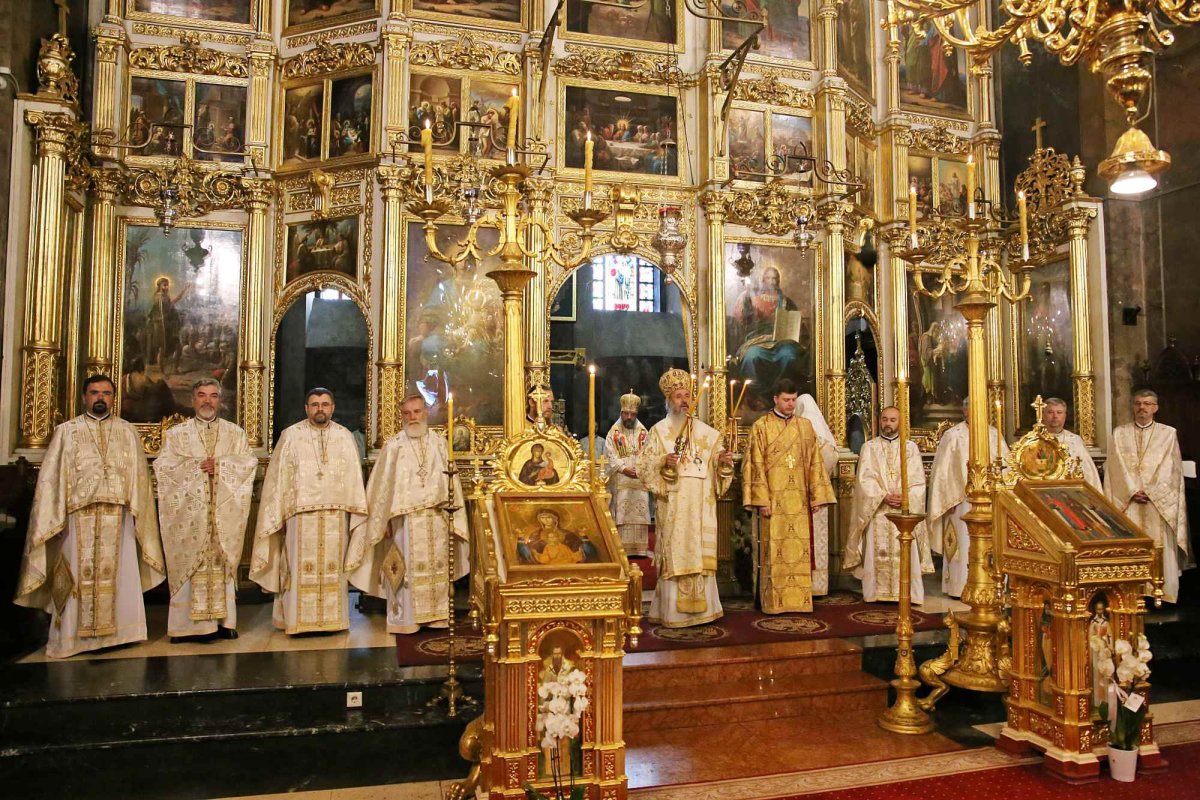 Absolvenții Facultății de Teologie Ortodoxă din Iași au depus jurământul de credință 302268