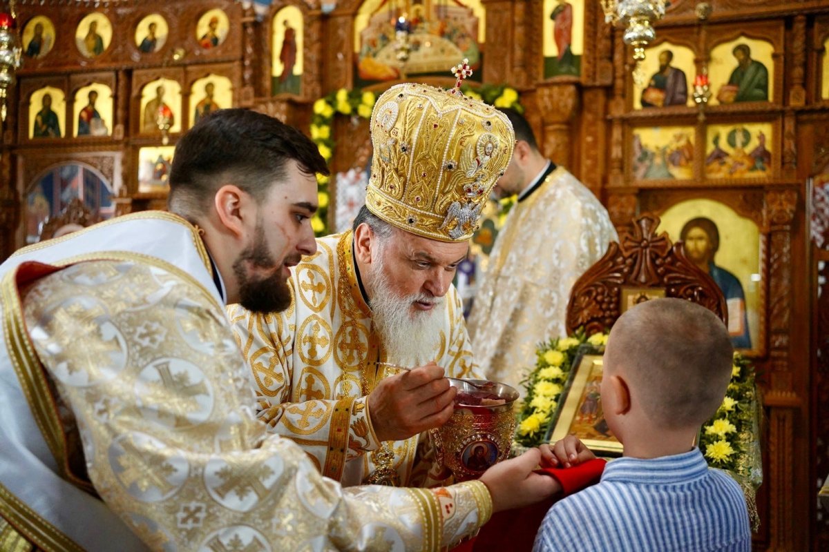 Slujire arhierească într-o parohie din Călărași 302312