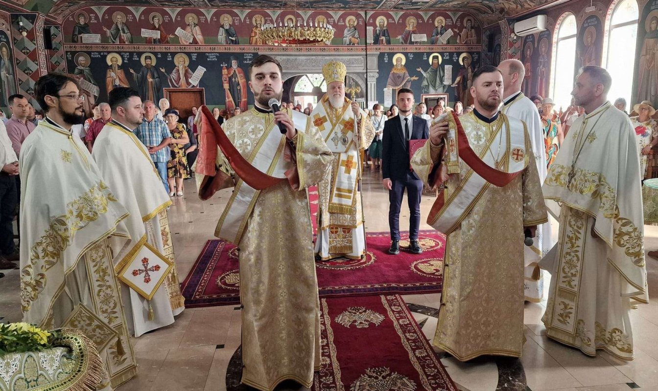 Slujire arhierească într-o parohie din Călărași 302315